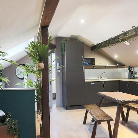 L'escale Tropicale, Centre *